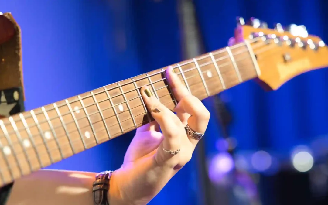 Aulas de Guitarra: O Guia de Iniciação na Academia de Música Bloom